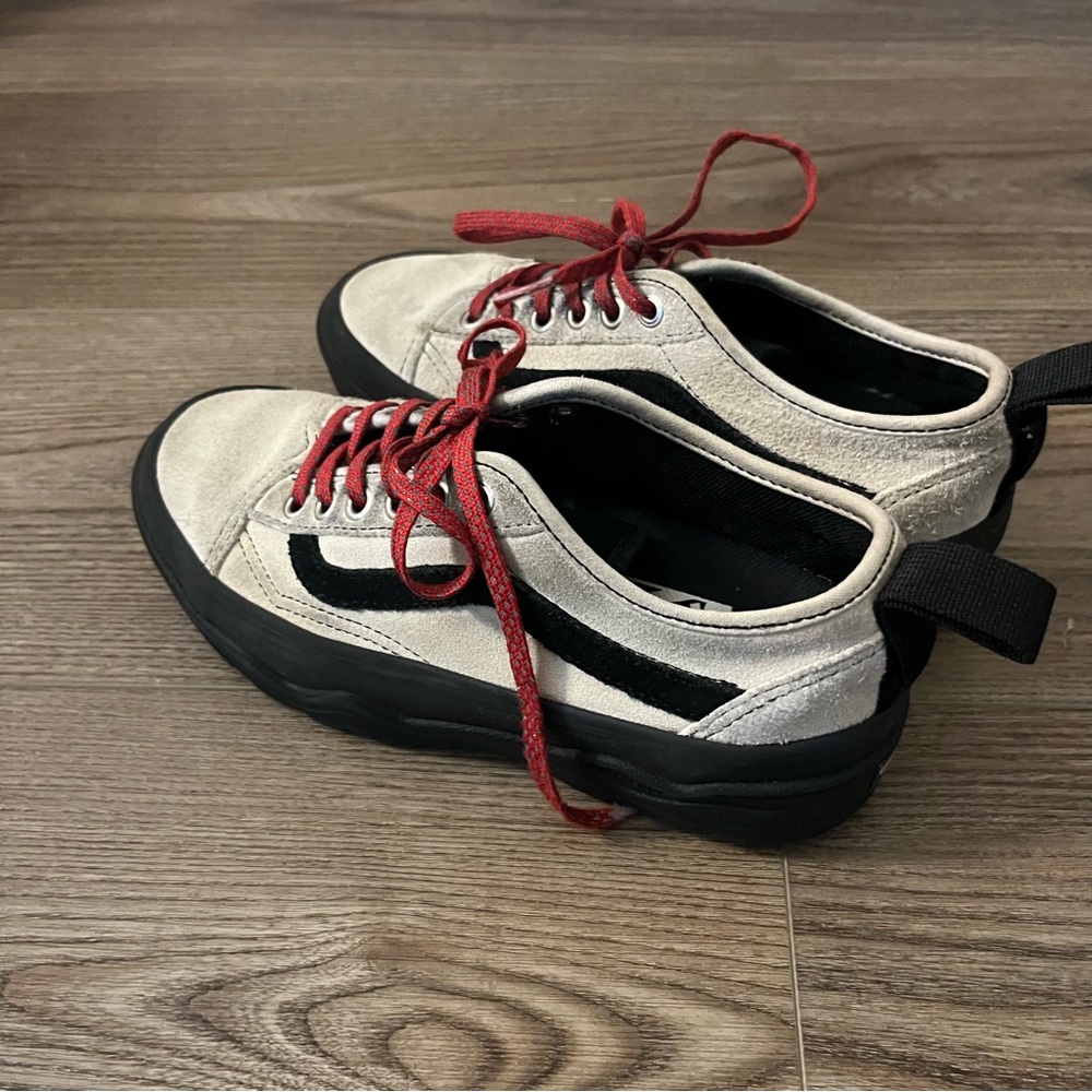 Kids Vans 3.5 Ultracush with Red Laces Suede